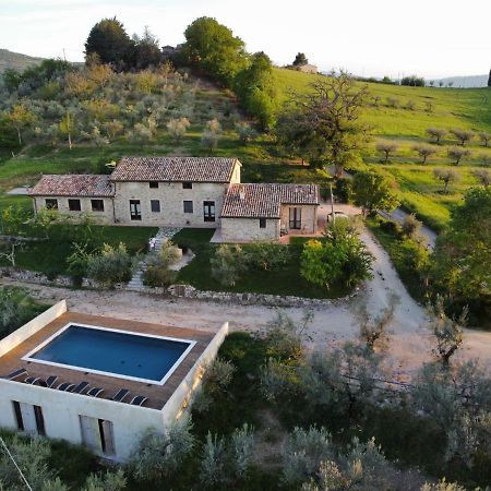 Gualdo Cattaneo Agriturismo Sant'Angelo Holiday Farm מראה חיצוני תמונה