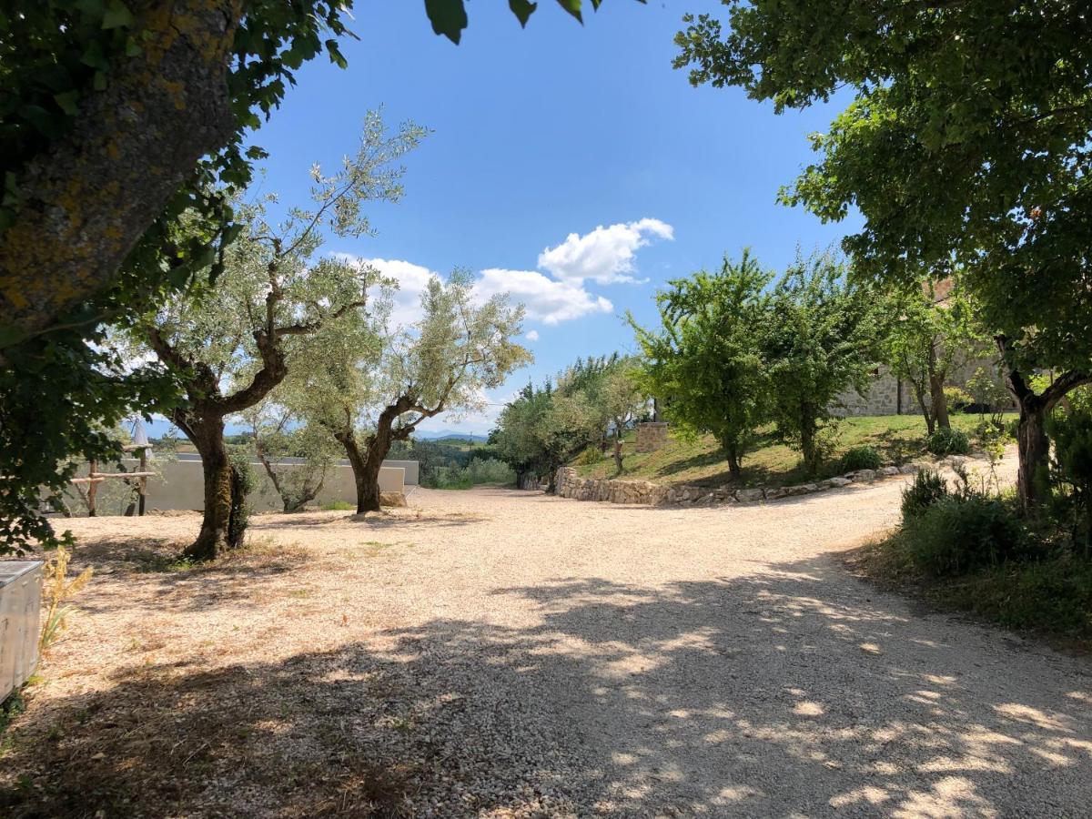 Gualdo Cattaneo Agriturismo Sant'Angelo Holiday Farm מראה חיצוני תמונה