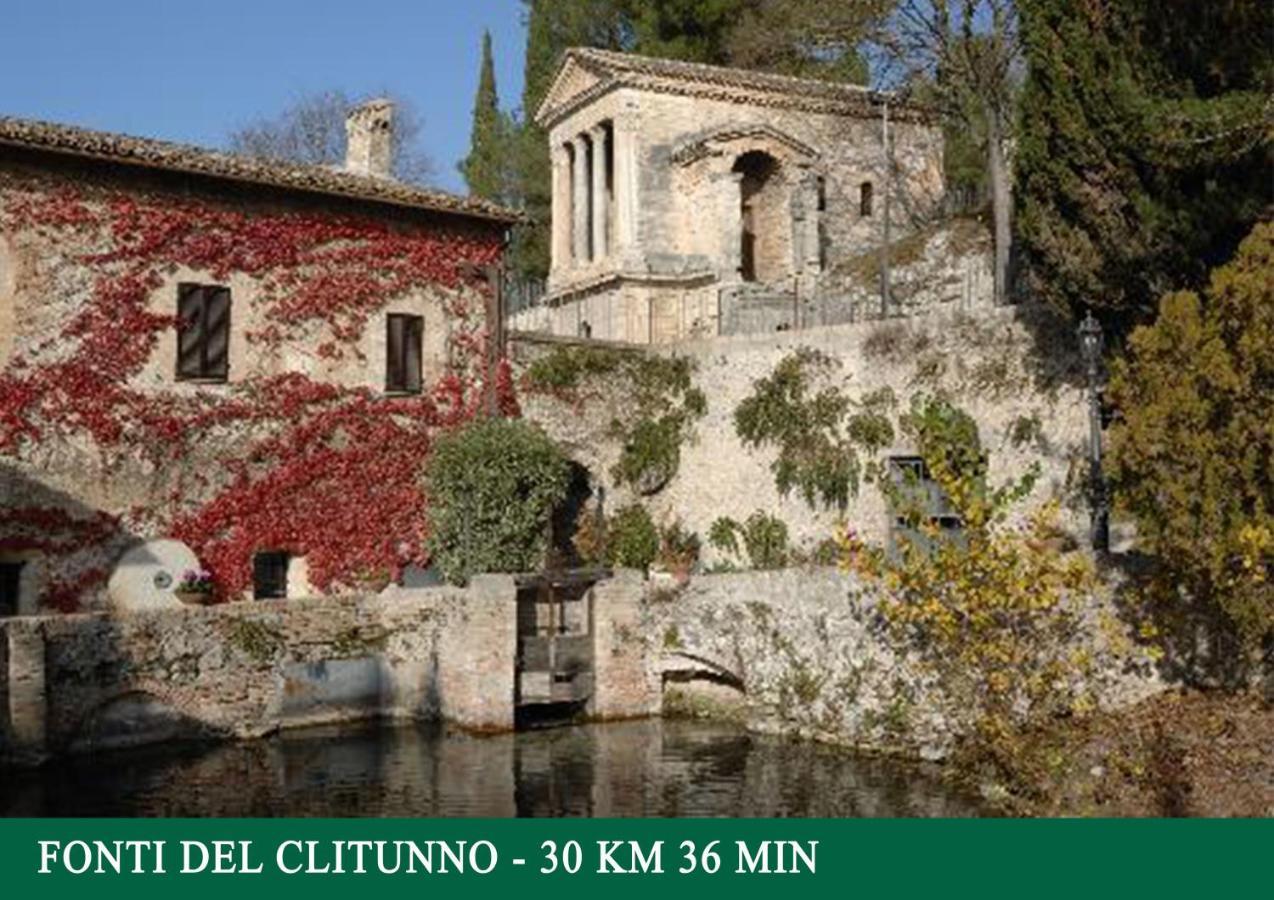 Gualdo Cattaneo Agriturismo Sant'Angelo Holiday Farm מראה חיצוני תמונה