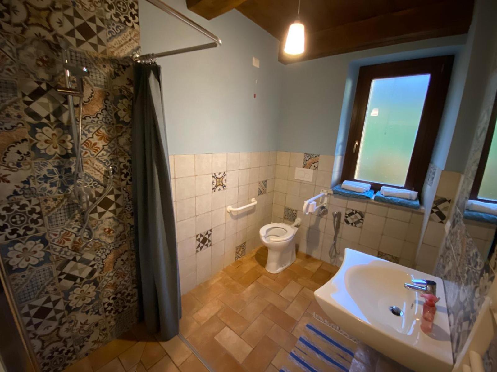 Gualdo Cattaneo Agriturismo Sant'Angelo Holiday Farm מראה חיצוני תמונה